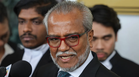 “Akaun Bank Dibekukan, Najib Tak Mampu Bayar Denda RM50 Juta” – Peguam