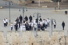 Peneroka Haram Israel Serbu Kompleks Al-Aqsa, Adakan Upacara Graduasi Tentera