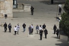 Beratus-ratus Peneroka Haram Israel Serbui Pekarangan Masjid Al-Aqsa Dikawal Polis