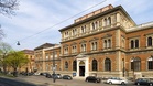 Thieves buy tickets before plundering necklace worth millions from Vienna museum