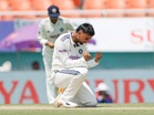 "Exceptional exhibition of spin bowling": Gavaskar, Swann hail Suthar's promising international debut