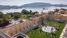 In India, this stunning hotel nestled on the banks of a lake is one of the most beautiful hotels in Udaipur (it’s perfect to feel like royalty!)