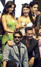 Person should retire few seconds before death: Akshay Kumar