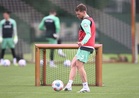 Full back Weiser has Bremen contract renewed
