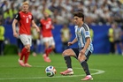 Alvarez wants out but reports say Atlético have €500 million clause