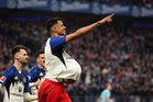Striker Glatzel joins relegated Wolfsburg from SV Hamburg