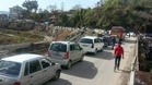 Traffic jams disrupt movement in Baijnath-Paprola market