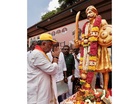 Karnataka: Leaders pay tribute to Nadaprabhu Kempegowda; CM Shivakumar inaugurates S.M. Krishna Road