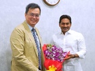 Singapore Consul General Edgar Pang calls on Jagan Reddy in YSRCP office