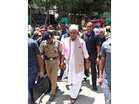 J-K LG Manoj Sinha visits Nunwan Base Camp in Pahalgam, reviews management of Amarnath Yatra
