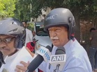 "Use petrol, diesel judiciously": BJP MP Ramesh Jigajinagi backs PM Modi's fuel-saving appeal, rides electric bike to DM's office