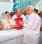 Navjot Kaur Sidhu seeks blessings from self-styled godman Rampal