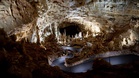 In the United States, archaeologists have just uncovered an exceptional treasure trove of prehistoric artefacts at the bottom of a Texas cave