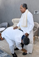Karnataka power tussle ends as CM Siddaramaiah quits, makes way for DK Shivakumar