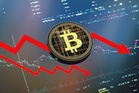 Bitcoin Meluncur Sentuh Harga $77,000 Semula