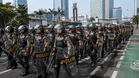 Jakarta Kerah Ribuan Polis, Pelajar Indonesia Turun Ke Jalanan Bantah Prabowo