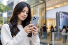Terkejar-kejar Beli iPhone Terkini, FOMO Atau Keperluan?