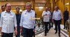 “Berbeza langkah, jangan putus kawan” – Pantun Persahabatan Anwar Ibrahim Curi Tumpuan