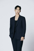 Kim Soo-hyun returns from hiatus with campaign in the Philippines