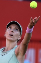 Boulter stuns Rybakina to reach Queen’s semis