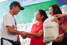 First Lady distributes rice to 3.3K Novaliches residents