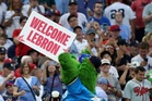 76ers celebrate James' arrival with coronation photo fit for basketball's King