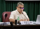 Barbers urges officials favoring China interests to resign