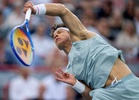 Defending champ Shelton rolls into Montreal semis