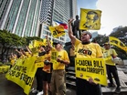 Labor group links Ninoy Day to corruption, wage issues