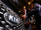 Kia, SKorean union make temporary wage deal