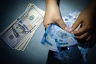Peso hits fresh record low at P62.25 vs dollar in early trading