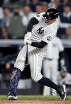 Yankees, White Sox start playoffs with wins