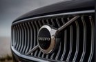 Volvo Cars swings to Q3 loss, plans job cuts