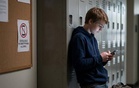 调研显示：学校禁用手机带来反效果