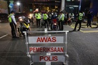 Dua pelajar ditahan rempuh anggota polis, lari sekatan jalan raya