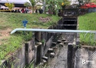 Bapa redah longkang 100 meter cari anak hanyut di Puncak Alam