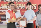 丹绒士拔州选区 表扬61学生SPM获佳绩