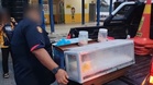 MPKL sita penjaja warga asing jual buah potong tanpa lesen di Pantai Kelanang