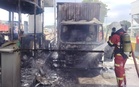 Lori bawa muatan cat terbakar, pondok tol turut musnah