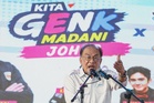 Rakyat Johor perlu wakil rakyat cerdik, berani - Anwar