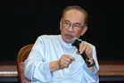 Anwar: Jangan jadikan tindakan terhadap salah laku isu kaum, agama