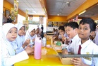 Murid gembira nikmati sarapan percuma program Nutrisel, bantu simpan wang saku