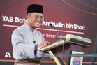 MB urges students to stay grounded in reality, not be swept up by FOMO