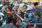 Sultan Selangor santuni 1,500 anak yatim, kanak-kanak spastik di istana