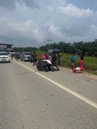 Pelajar sekolah maut dirempuh kereta ketika melintas jalan