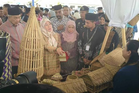 Tunku Azizah Tawar Orang Asli Kampung Sungai Cot Tinggal Di Tanah Milik Baginda