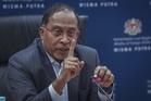 Pertahankan MB Johor! Zambry nafi Onn Hafiz bersikap chauvinis, perkauman