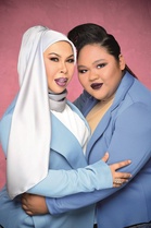 Dikata untung lahir dalam keluarga berduit, Cik B sekolahkan netizen – “Kenapa, nak tukar mak ke?”