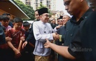 Tindakan tegas menanti! Pelarian perlu patuh, jangan langgar undang-undang negara – PM Anwar