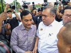 Bersemuka dengan Loke, Onn Hafiz sempat berseloroh -“YB Menteri jauh lebih besar”